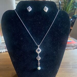 Elegant Art Deco Style Silver and Rhinestone Necklace and Earring Set